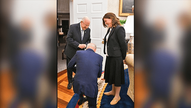 Fake President Biden Kneels Before Foreign Leaders, DibirdShow